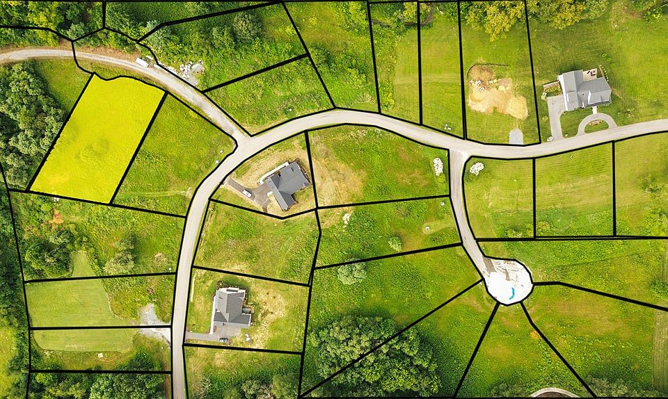 2nd image of Creekside Trl Lot 211