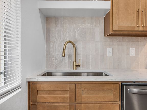 3rd image of 1119 S Rockford Ave APT 1