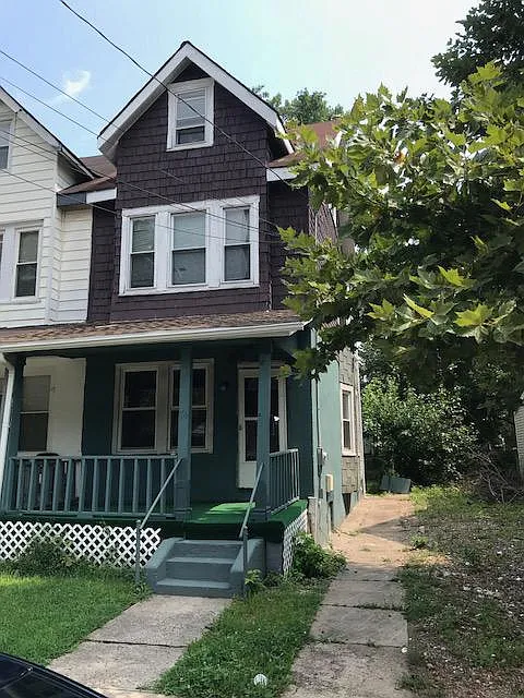74 Race St photo 1