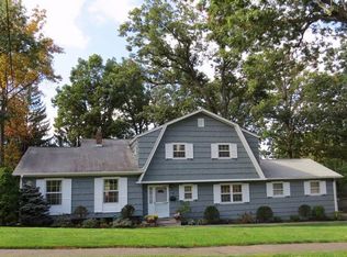 6 McRae Ct, West Caldwell, NJ 07006