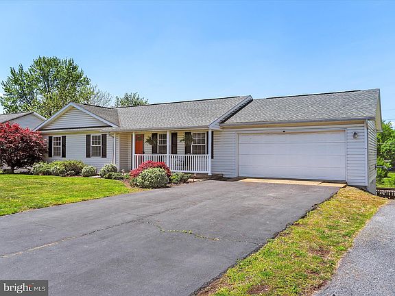 4th image of 383 Mimosa Dr