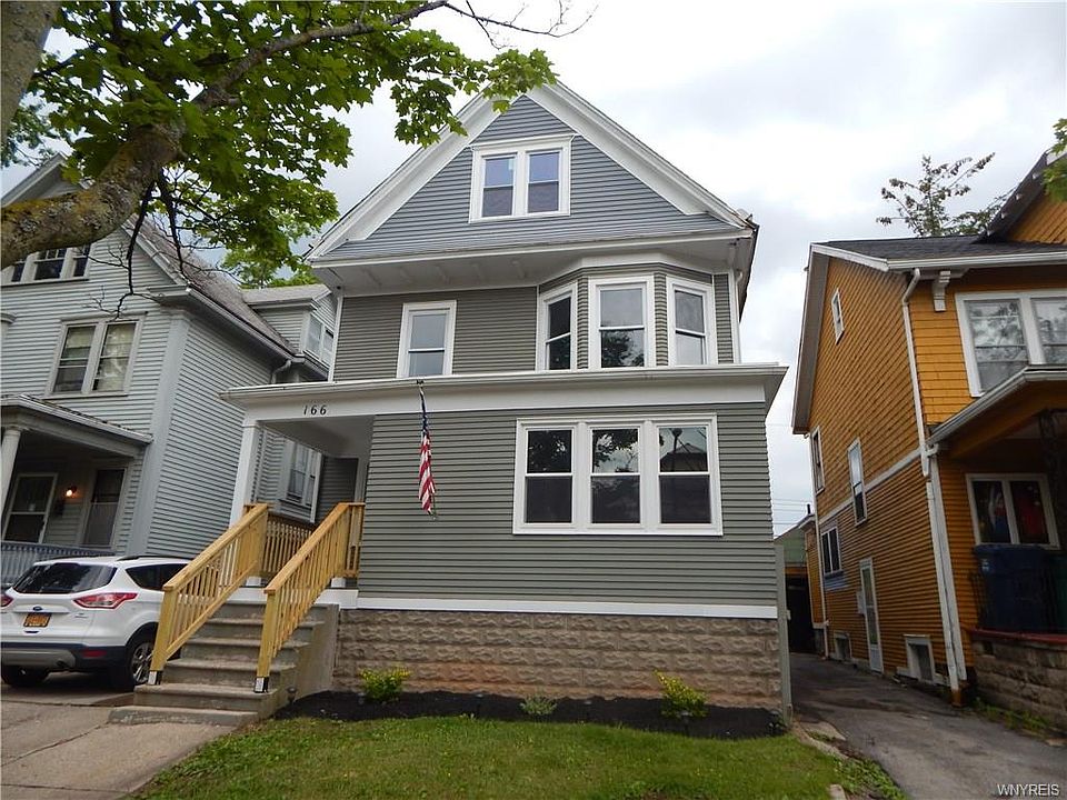 1st image of 166 Oxford Ave