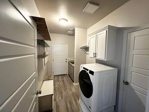 4th image of 2341 Fallview Dr
