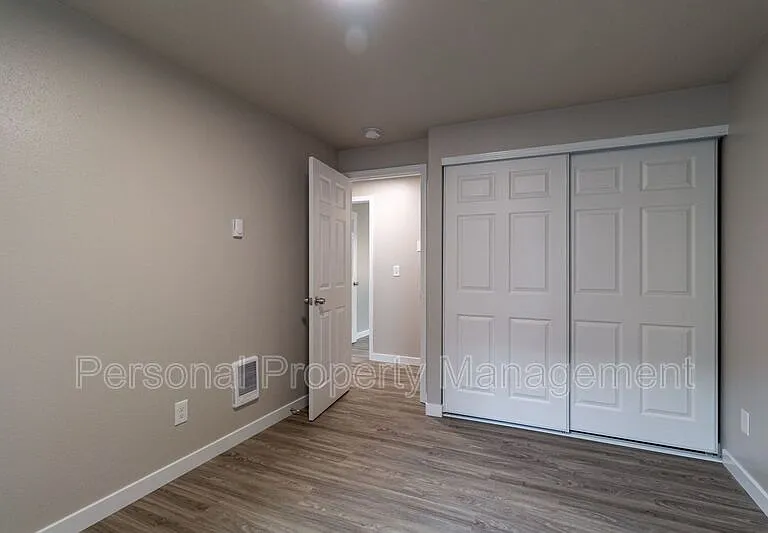 19019 SE 12th Way — Photo 10