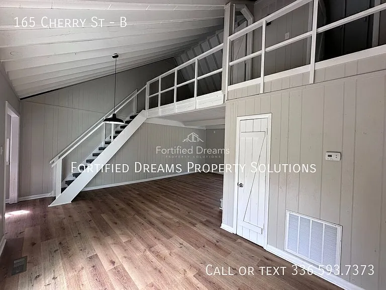 165 Cherry Ln #B — Photo 17