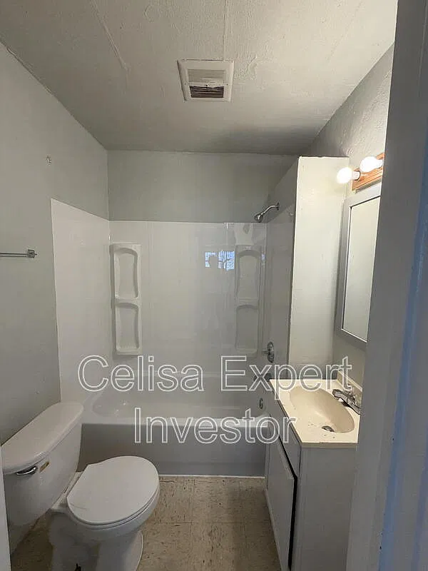 2 bed, 1.0 bath, 808 sqft, $1,000 — Photo 4