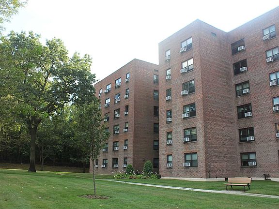 2nd image of 7550 Bell Blvd APT 5C