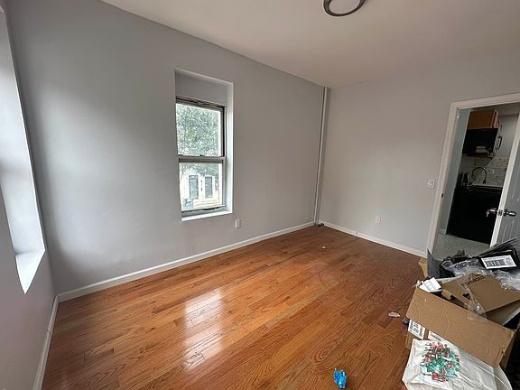 4th image of 591 Knickerbocker Ave Floor 3