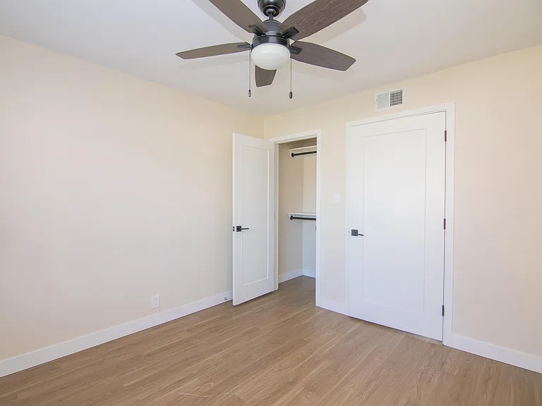 511 E Mariposa St #4 — Photo 6