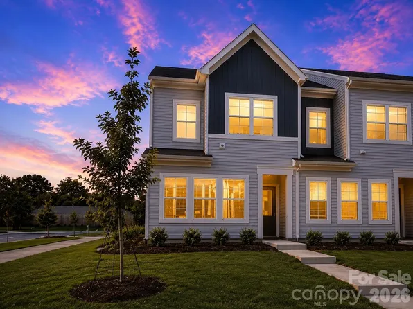 4636 Lakeview Rd, Charlotte, NC 28216
