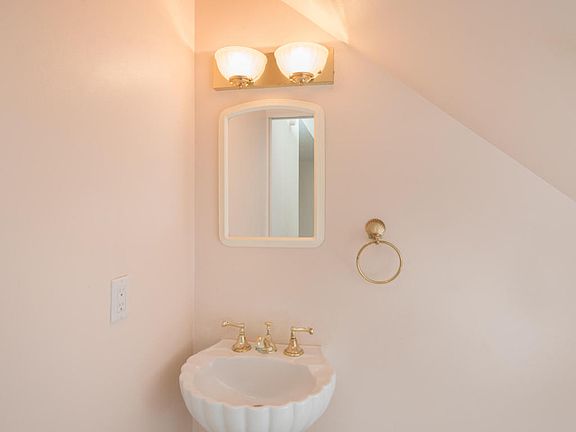 5th image of 2107 Parkside Pl #2107