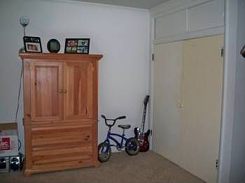 5th image of 1025 Sunset Dr