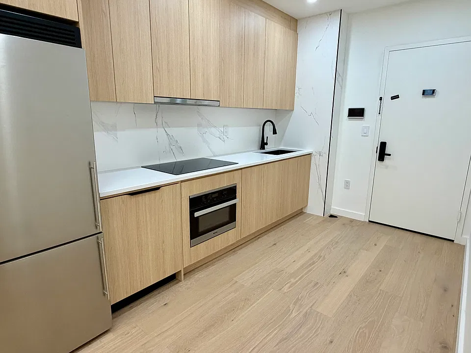 168 E 111th St #2E