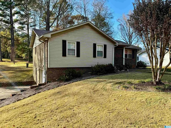 608 Meadow Pl, Gardendale, AL 35071