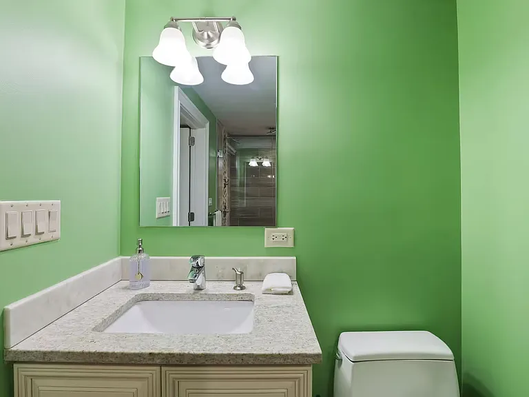 777 N Lombard St — Photo 30