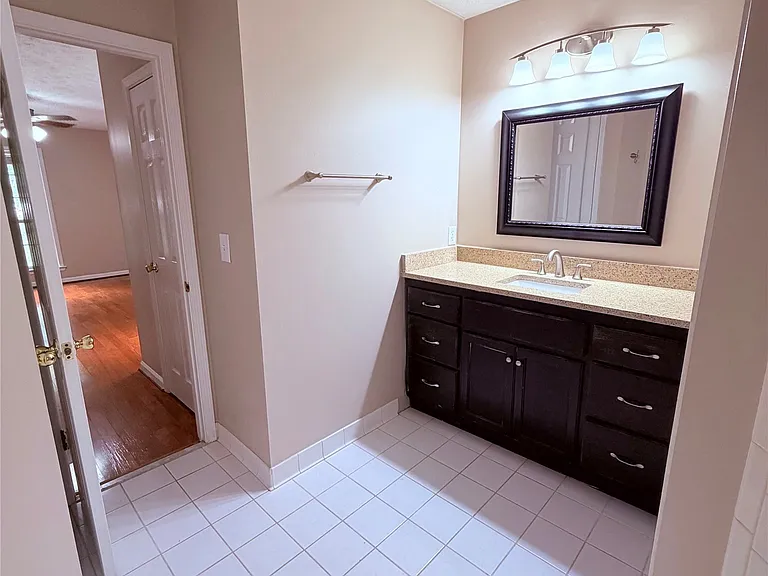 11 Twin Oaks Ln — Photo 20
