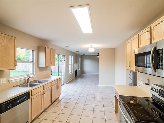 2nd image of 1001 Antique Heritage Dr