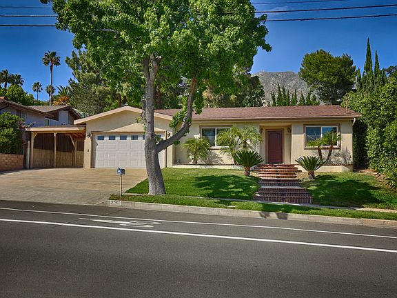 2nd image of 3751 Santa Carlotta St