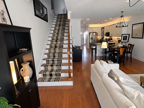 4th image of 6843 Village Lake Cir