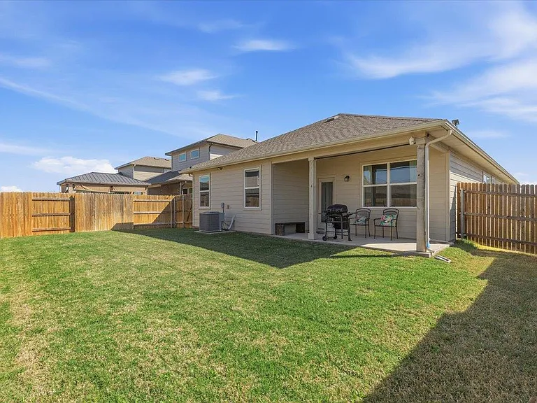 112 Rainmaker Cv — Photo 5
