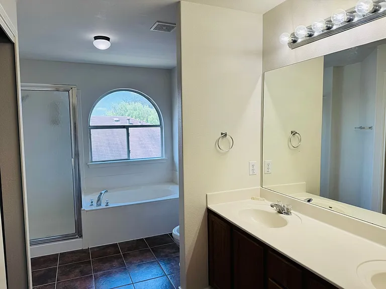 8943 Walnut Spgs — Photo 13
