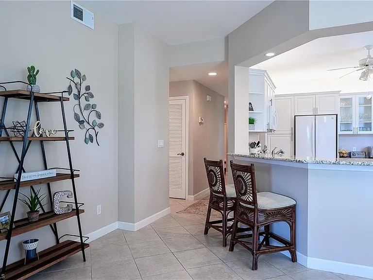 2371 Ravenna Blvd #101 — Photo 6
