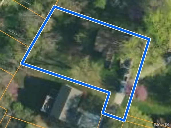 105 Holman St, Washington, MO 63090