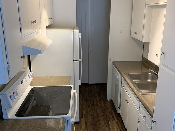 4th image of 1920 Thomas Ave APT 04