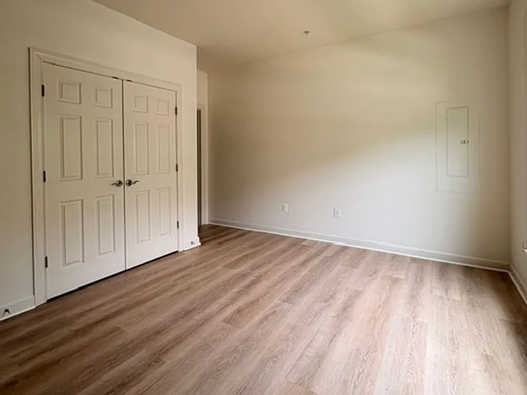 121 Autumn View Dr — Photo 5