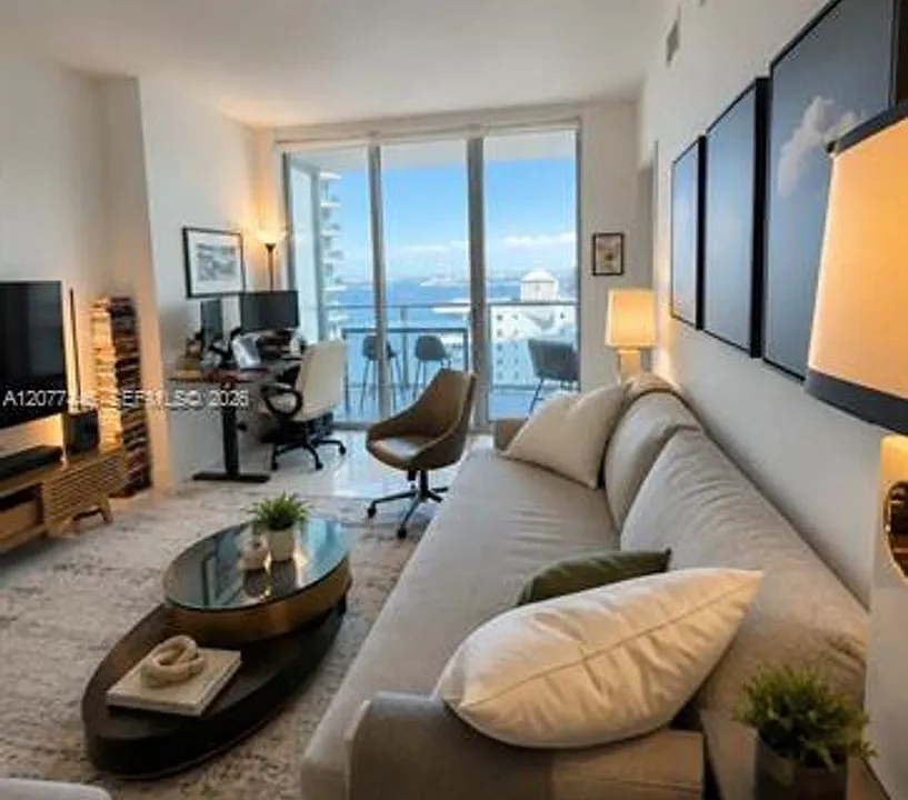 1300 Brickell Bay Dr #CU-1807