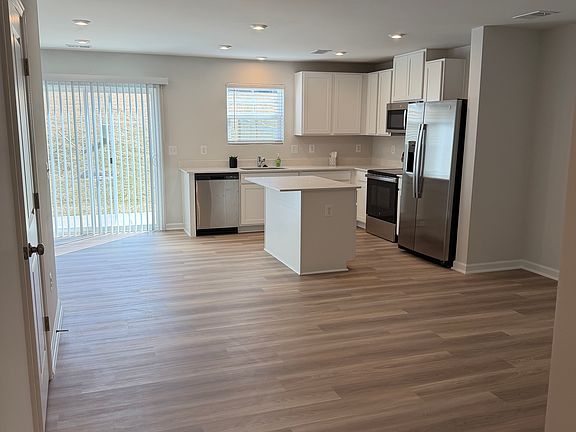 4th image of 78 Grayson Village Dr