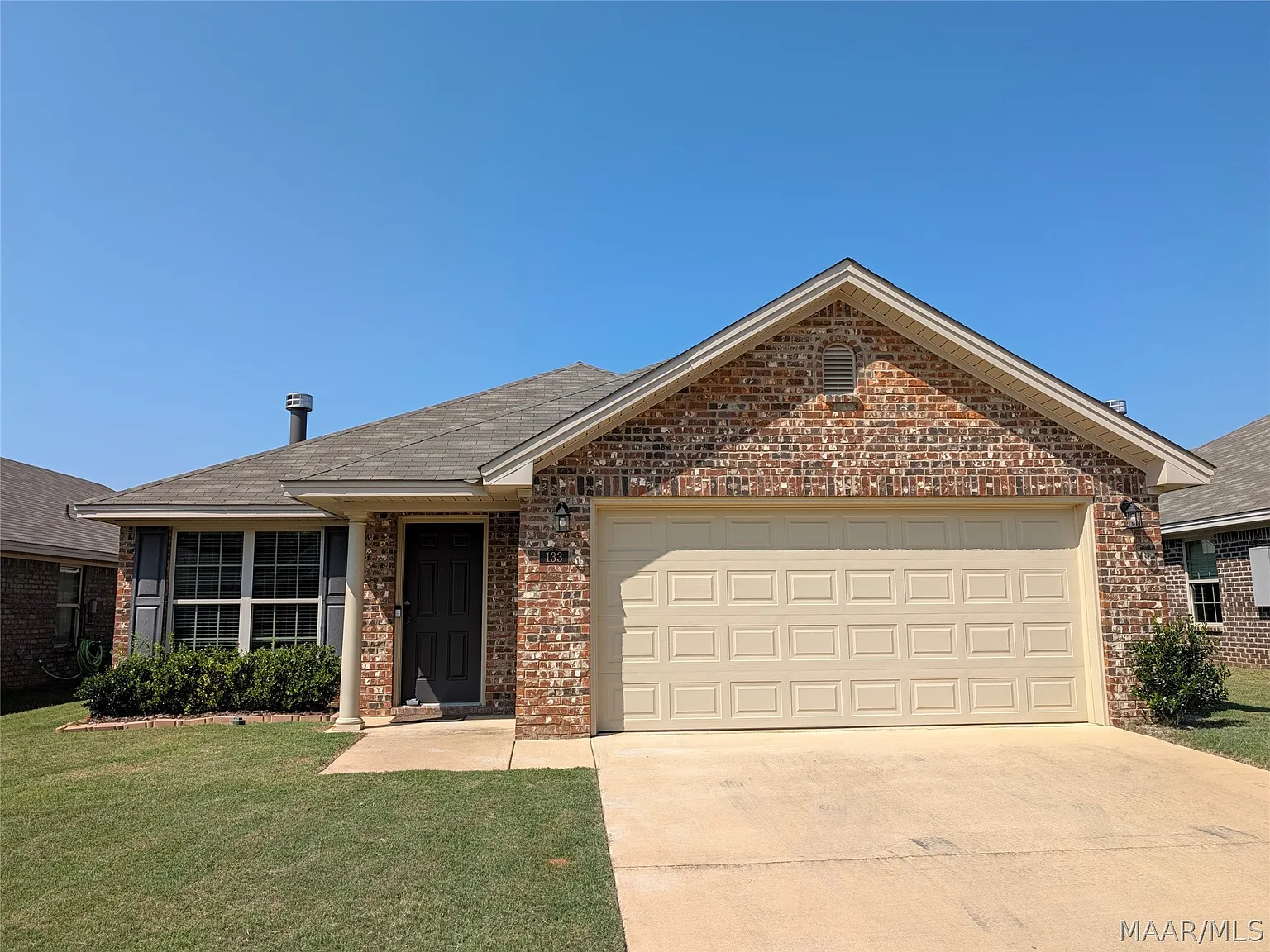 3 bed, 2.0 bath, 1402 sqft, $2,000 — Photo 1