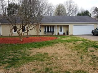 4621 Sun Valley Ln, Kernersville, NC 27284