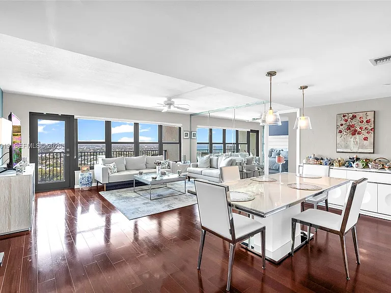 3200 Port Royale Dr N #2103 — Photo 3