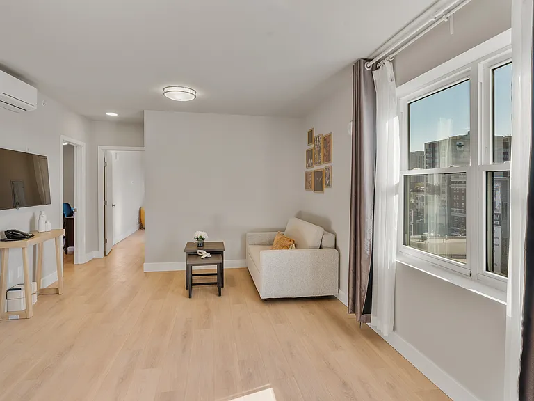 4205 Chestnut St #101 — Photo 4