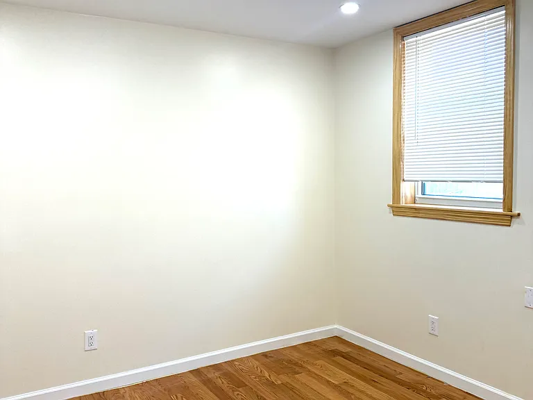 741 Quincy Ave #1 — Photo 12