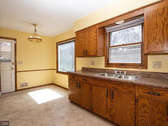 5th image of 1626 Stillwater Ave