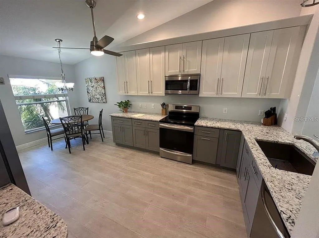 2 bed, 2.0 bath, 1451 sqft, $3,250 — Photo 2