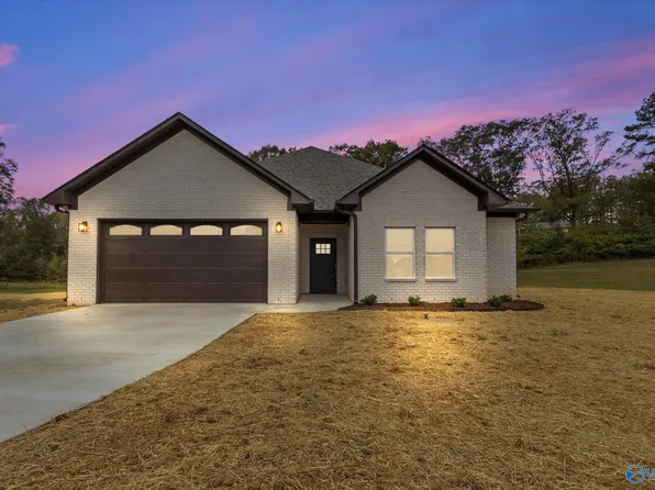329 Krimson Cir, Albertville, AL 35951