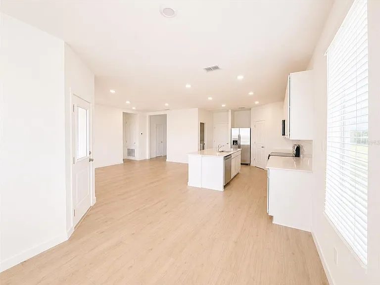644 Ruth Ave — Photo 6