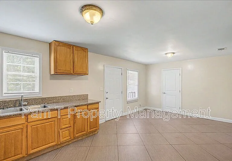 701 Atlanta St — Photo 9