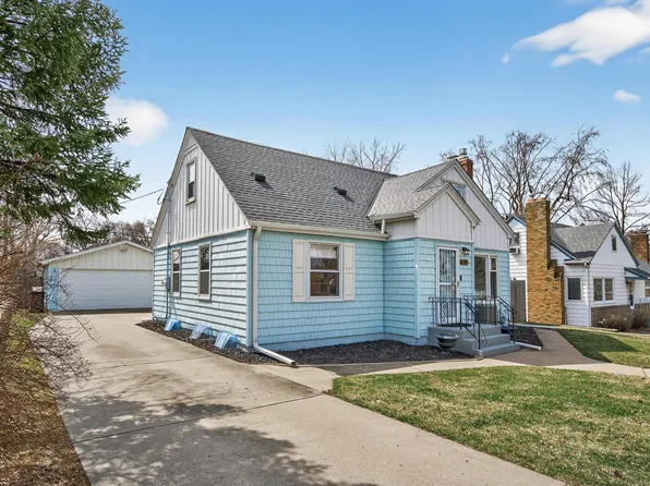 1200 Leland Rd E, Maplewood, MN 55109