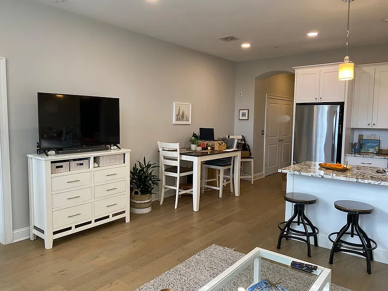 77 Van Dam St #201 — Photo 15