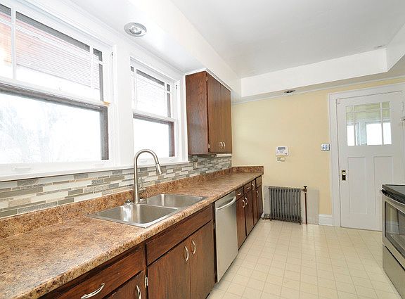5th image of 317 Cory Ave #2