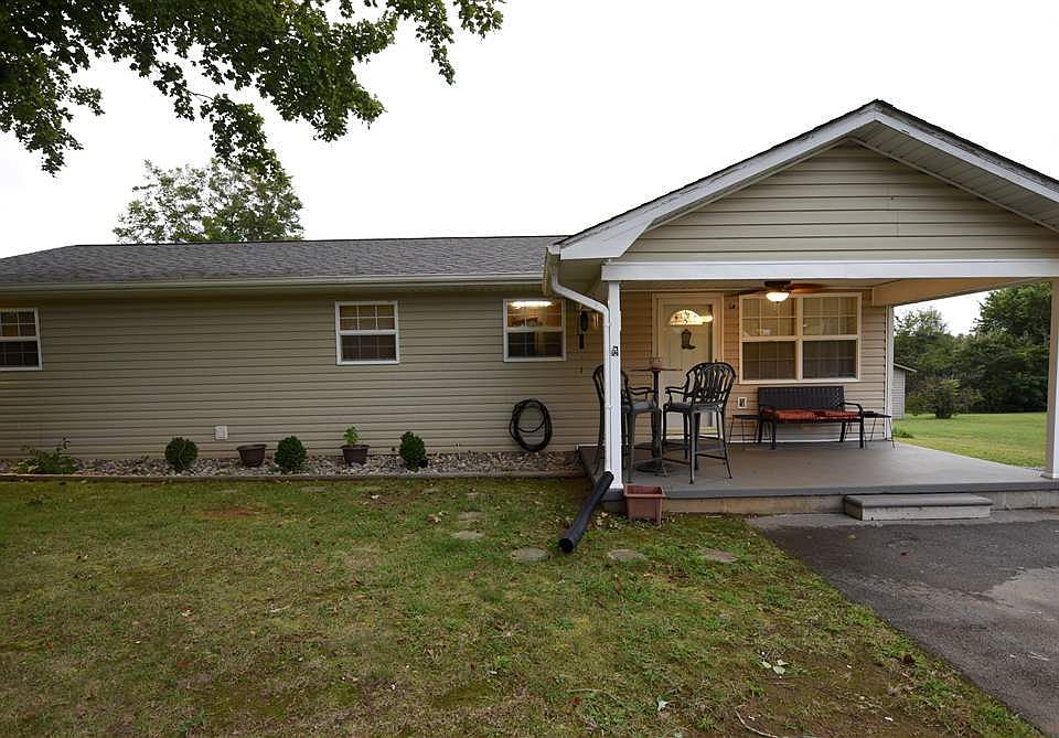 1st image of 2804 Woodland Dr SE