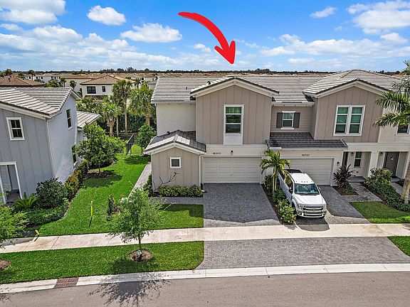 2nd image of 16300 Oakview Drive