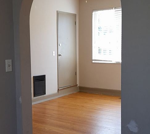 5th image of 1205 W 50th St APT 1