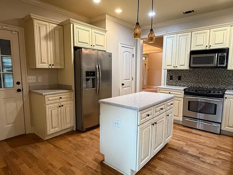 254 Southfield Ct — Photo 6