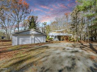 116 Rodeo Dr, Hawley, PA 18428