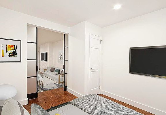 4th image of 333 E 5th St APT E1